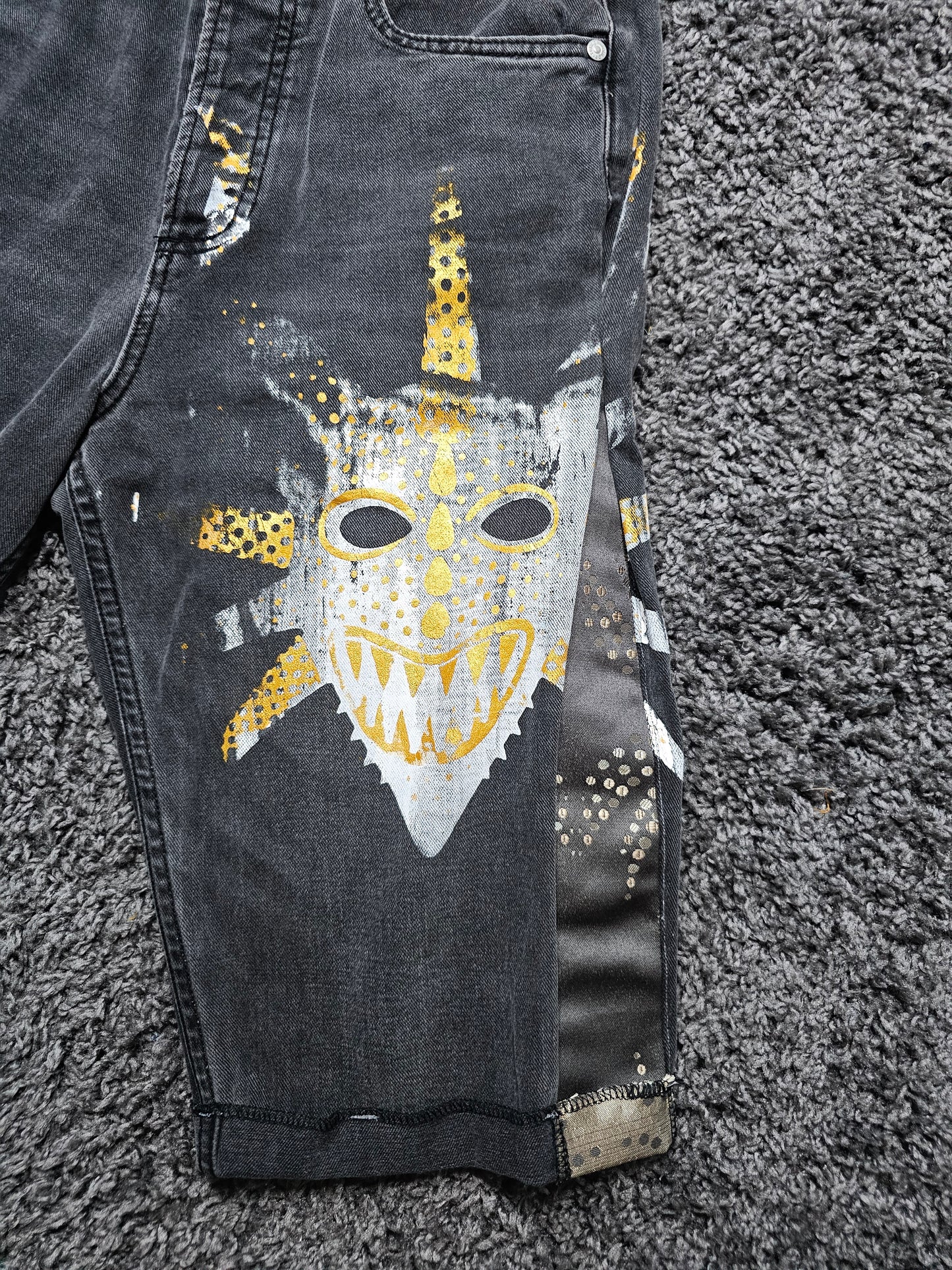 Q326 Vejigante upcycled jorts