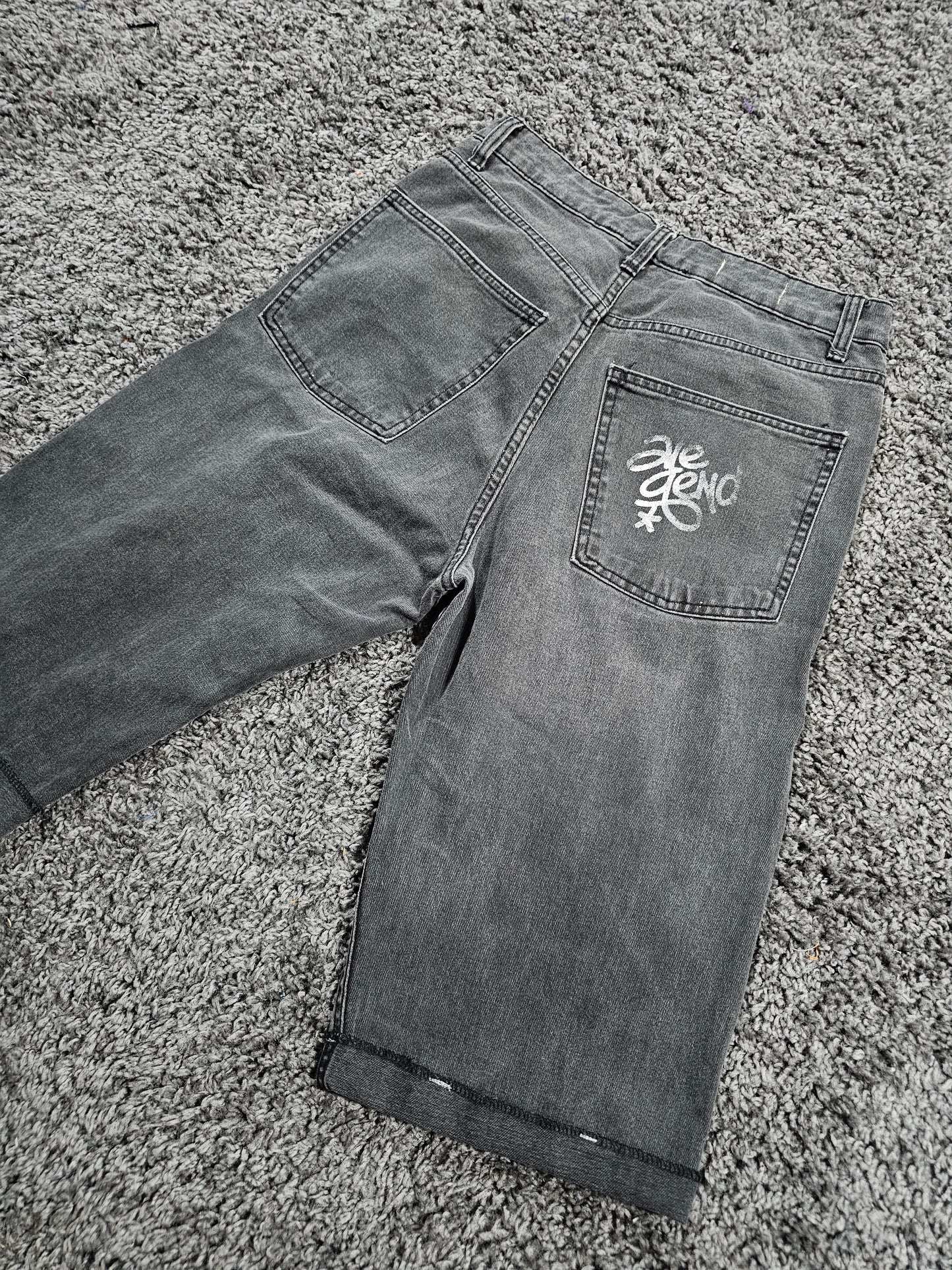 Q326 Vejigante upcycled jorts